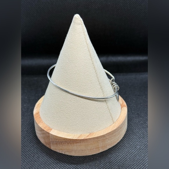 Alex and Ani Silver Bracelet with Wing Charm - Picture 5 of 7